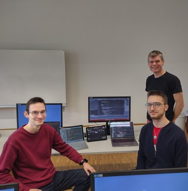 Schüler mit Projekt