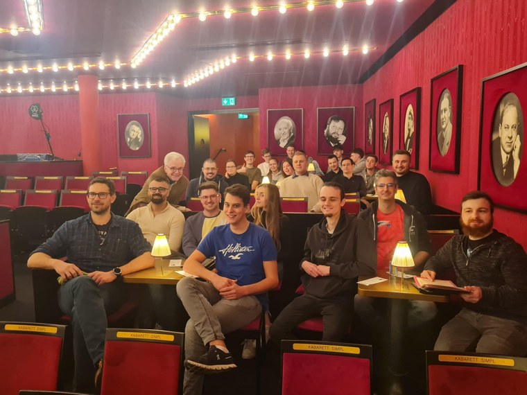 Gruppe im Saal
